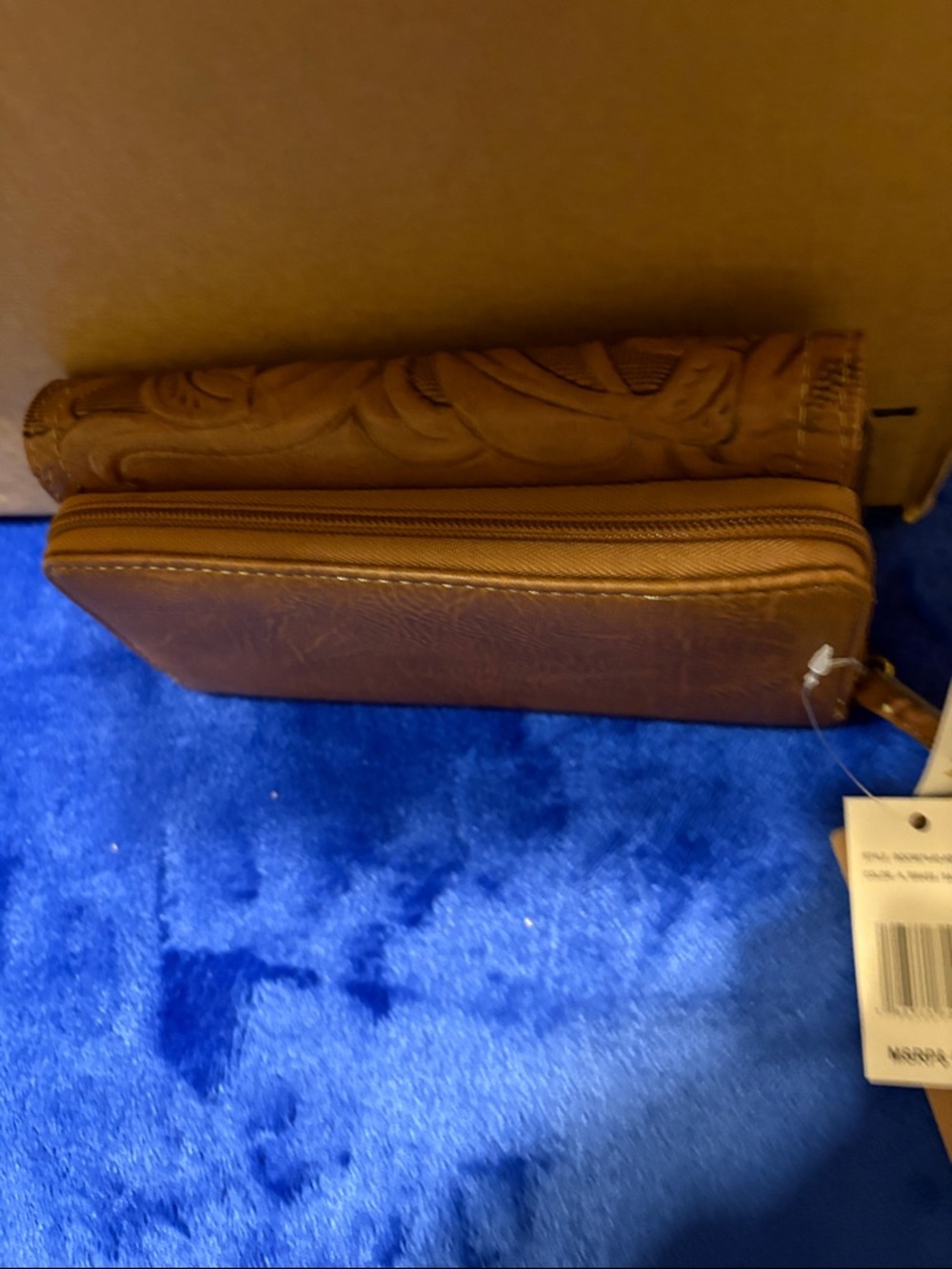 b.o.c. Embossed Floral Clutch Wallet - Brown Born concept nwt - Picture 9 of 13